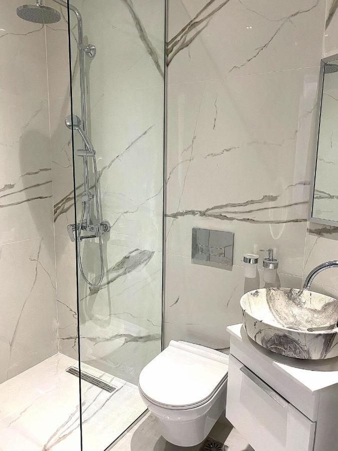 Manhattan Beach Luxury Apartments