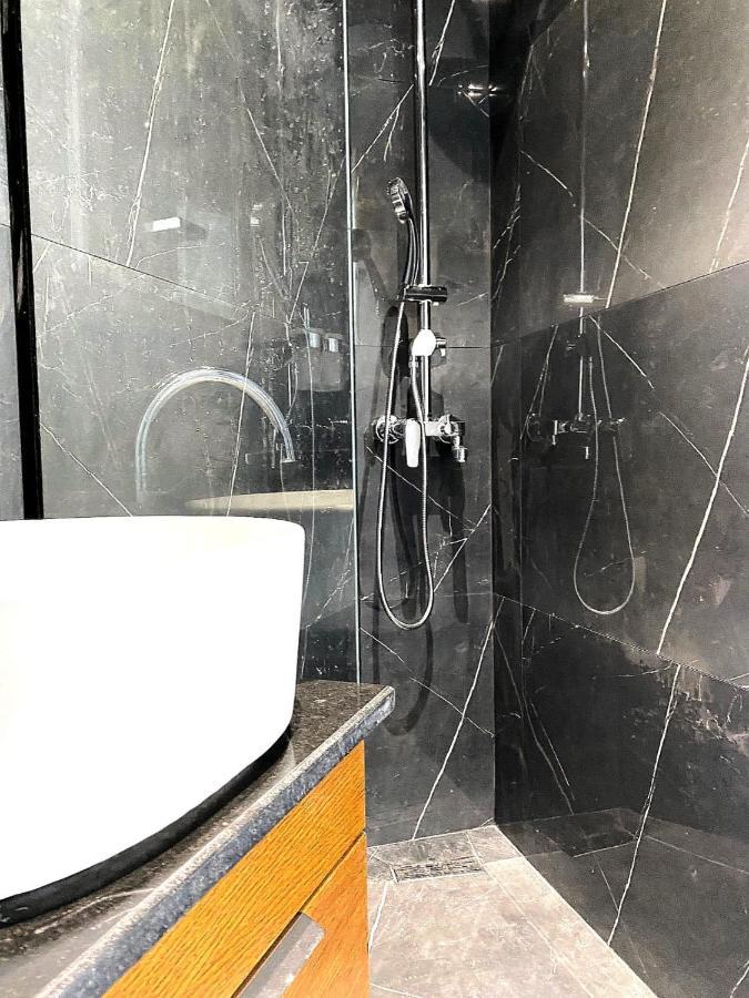 Manhattan Beach Luxury Apartments Sarande