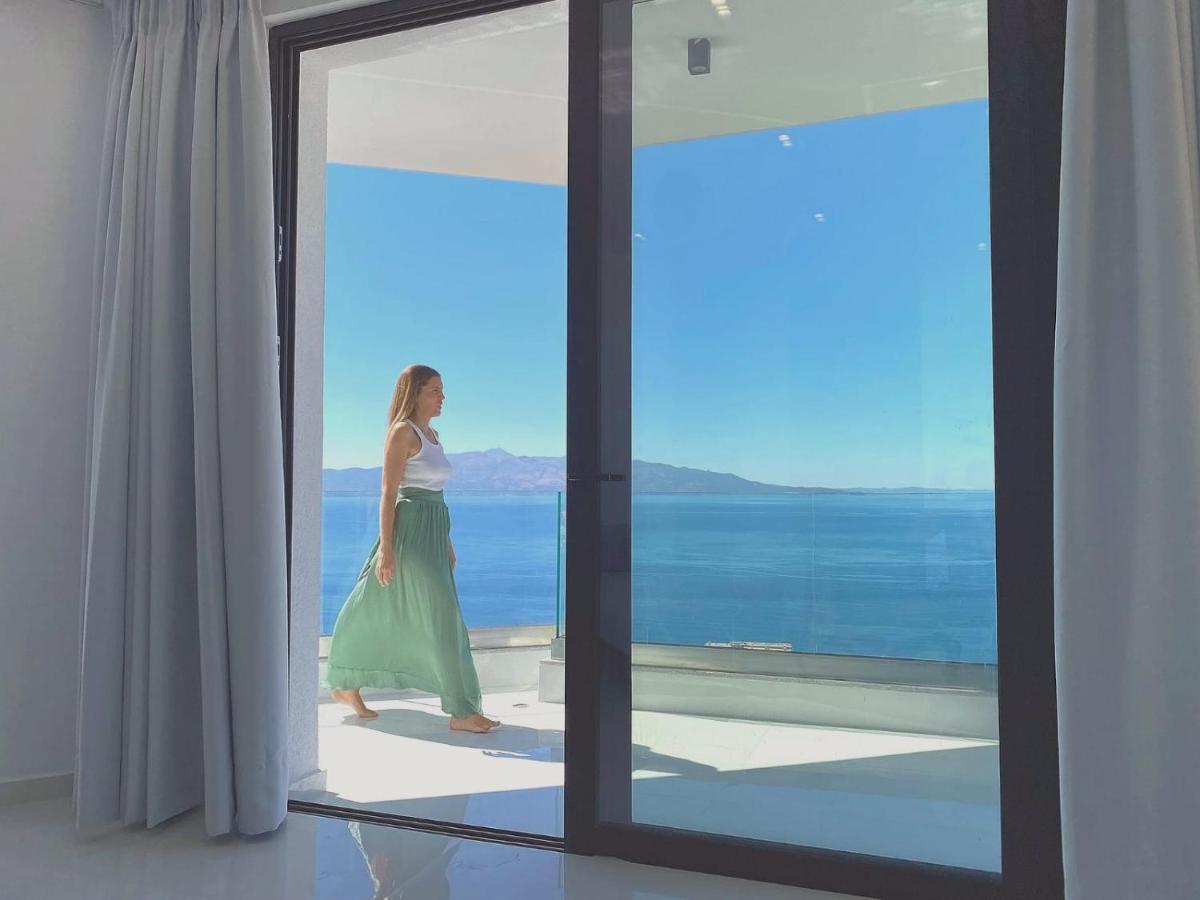 Manhattan Beach Luxury Apartments * Sarande
